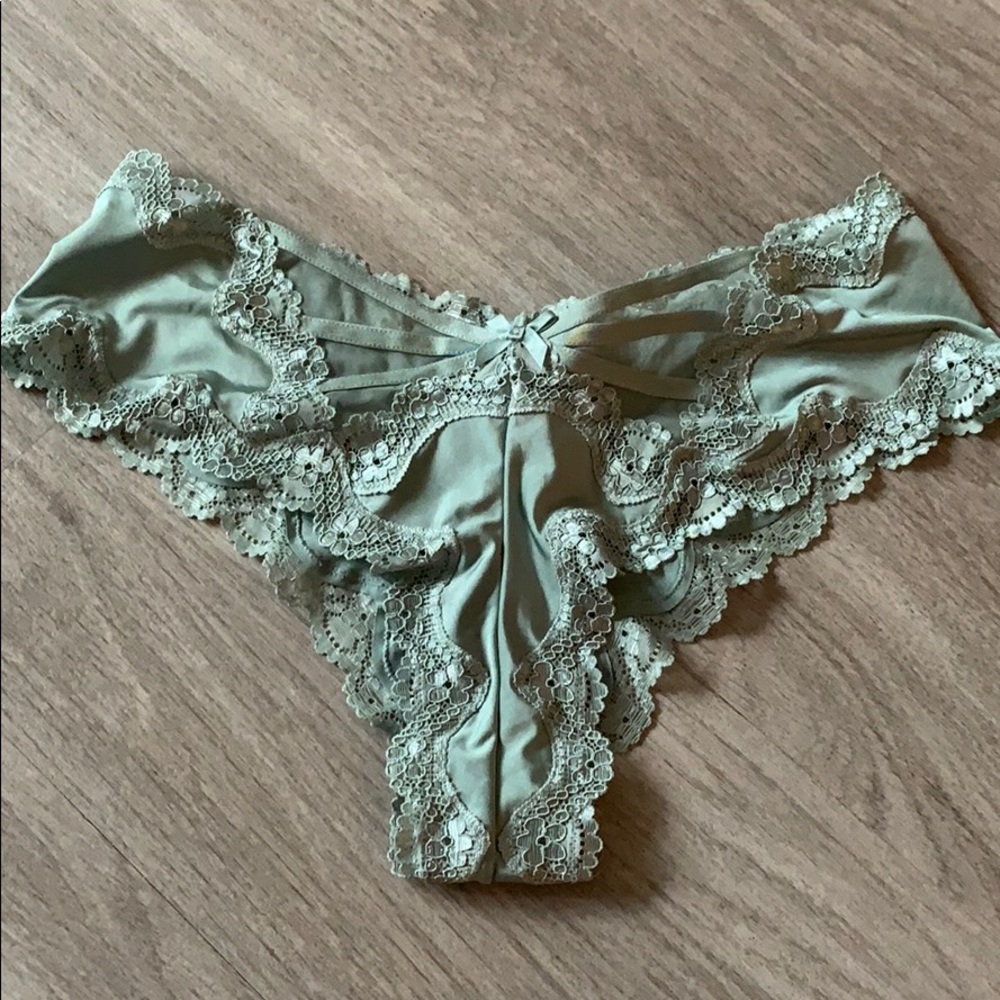 Victoria Secret : Cheeky Lace Panties